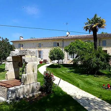 La Vigneraie De Laura Sainte-Colombe (Gironde)